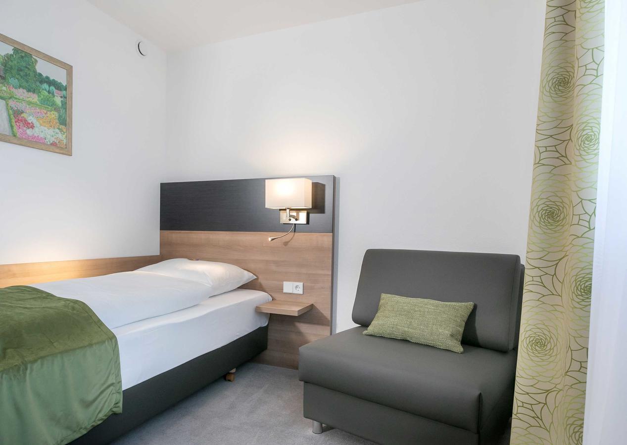 Hotel Kern Garni Walddorf  Exterior photo
